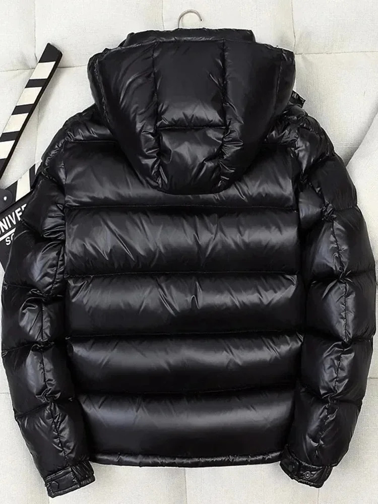 White Duck Down Coats Man Winter Fashion Solid Zipper Outwears Thicken Down Jacket Men Casual Hood Shiny Warm Loose Parkas 251010