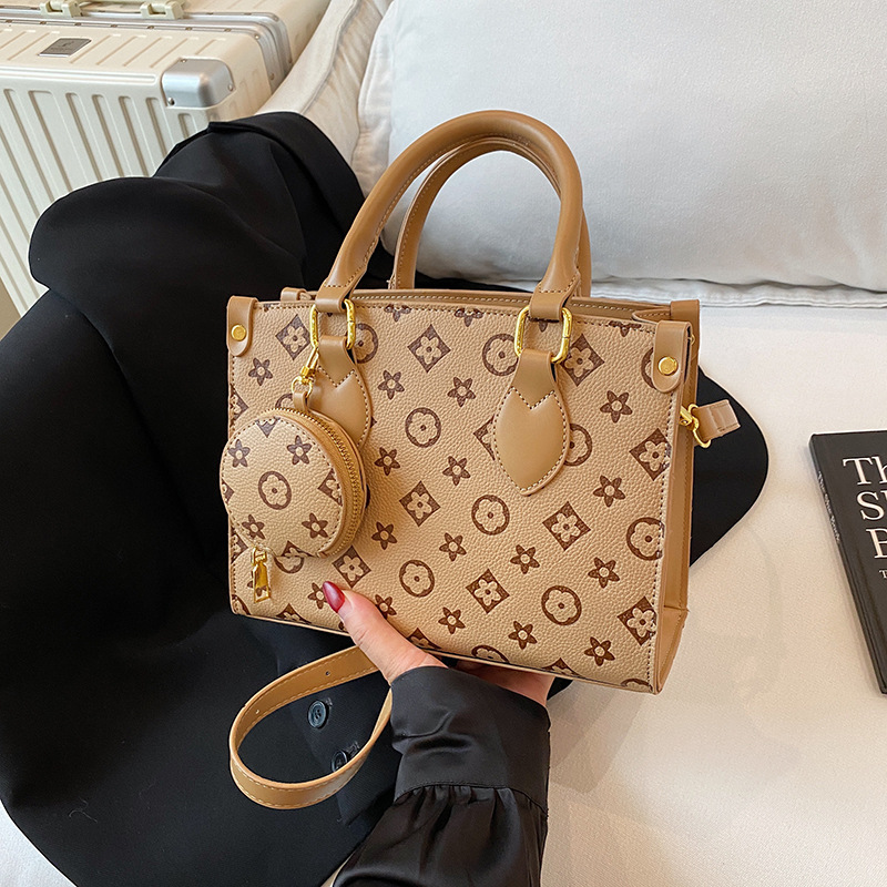 hot Free delivery designer shoulder bag Fashionable and casual soft leather women's crossbody bag comfortable