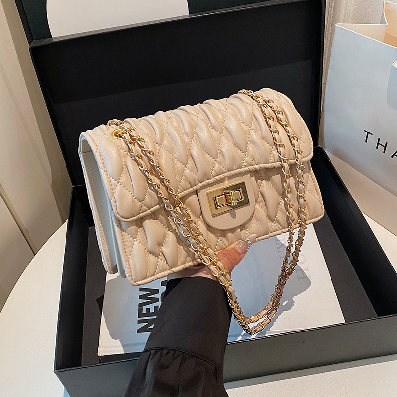 new Free delivery designer shoulder bag Fashionable and comfortable women's crossbody bag for daily commuting