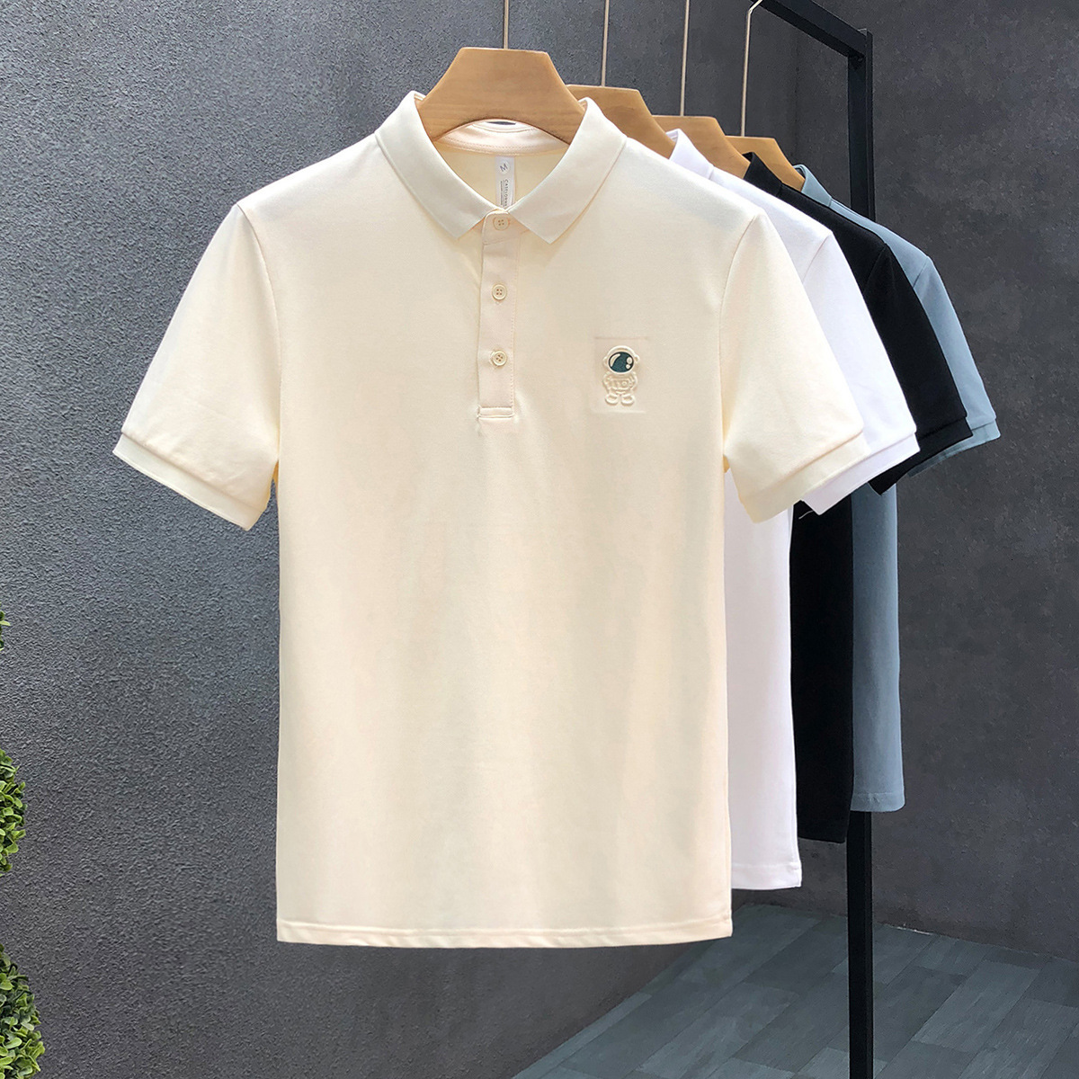 Trendy Apricot Designer Shirt Polo Shirt For Men Short Designer Hoodie Sleeve Fashion Brand Turn-down Collar T-shirt Summer New High-end Cool Half Sleeve
