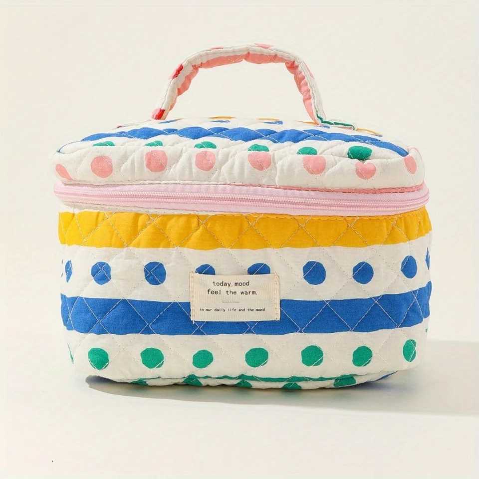 Handheld Large Capacity Makeup Bag Portable Quilted Cute Polka Dot Flower Pattern Cosmetic Bag Toiletries Organizer Great Birth D251011