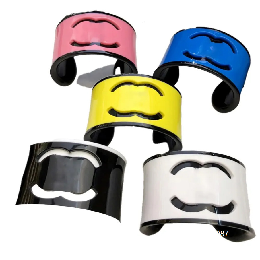 Charm Bracelets Bangle Luxury Designer letter Bracelets Jelly Letter Candy Colors Acrylic Open Women Fashion Cuff Bangle Bracelet Black White Pink Bule Jewelry