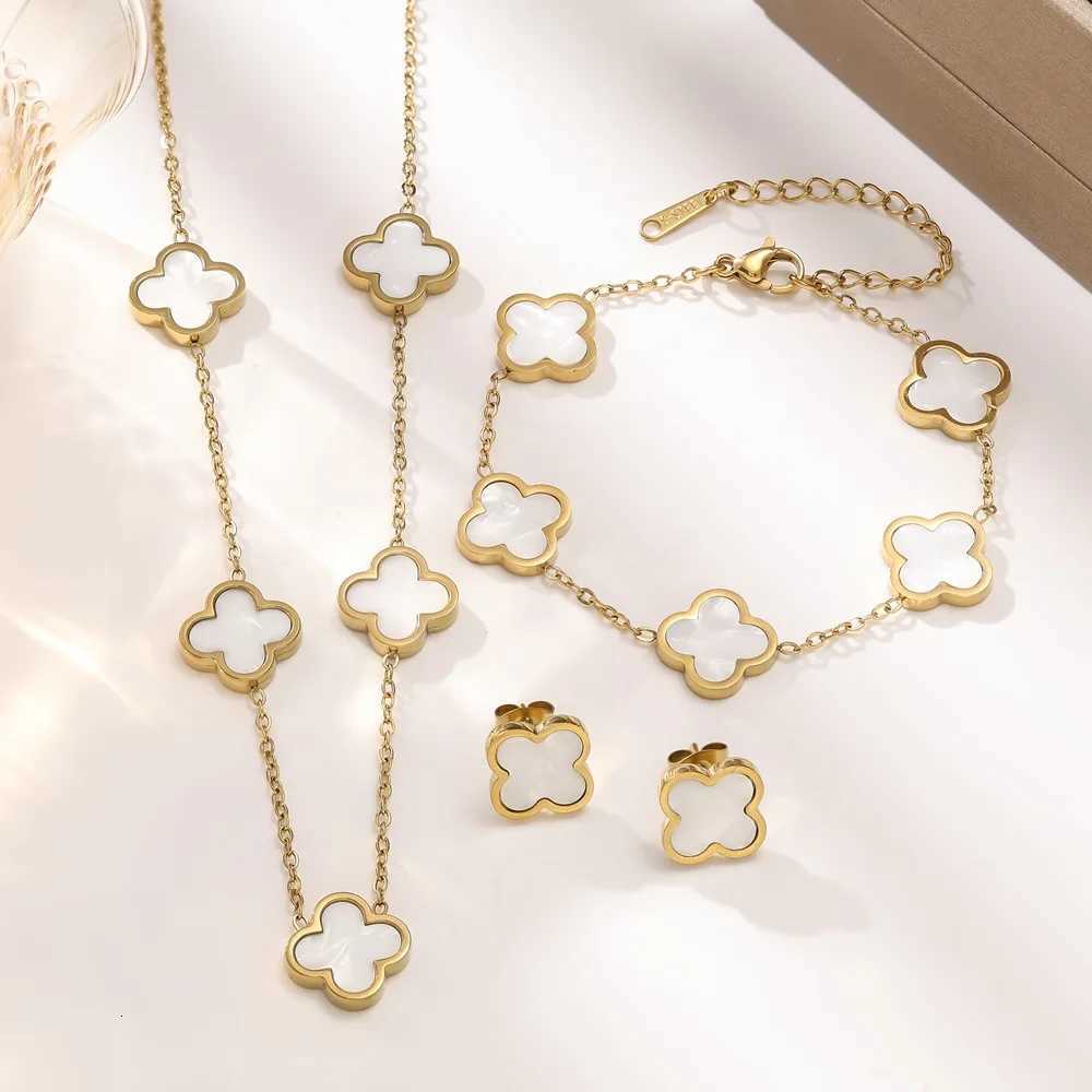 Fashionable And Elegant Luxury Stainless Steel Clover Necklace And Jewelry Set Polished Flower Necklace Z251011