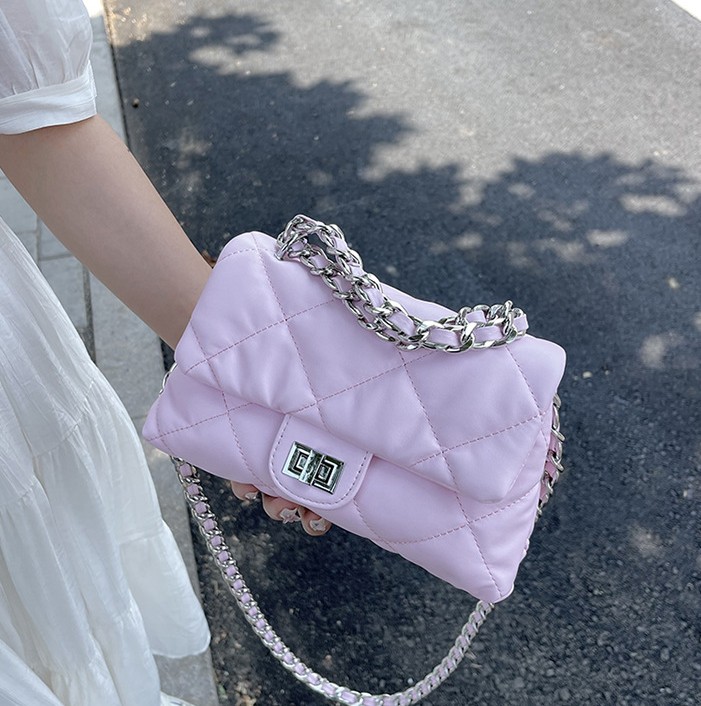 hot Free delivery designer shoulder bag Solid color fashionable handbag with lively design and casual vitality