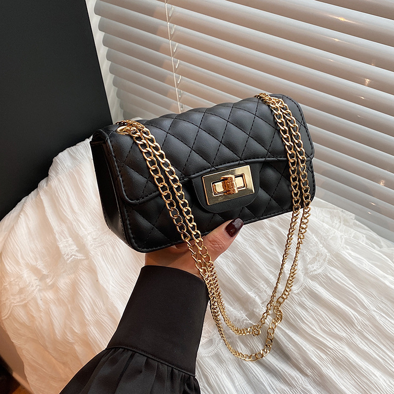 Free delivery designer shoulder bag Fashionable commuting women's crossbody bag simple and practical