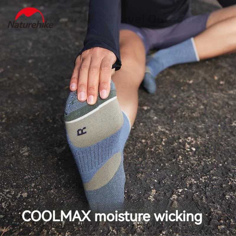 Naturehike Clash Of Colours MidCalf Socks Warm Hiking Leisure Outdoor Sports Running AntiBacteria Deodorant Straight SocksW251011