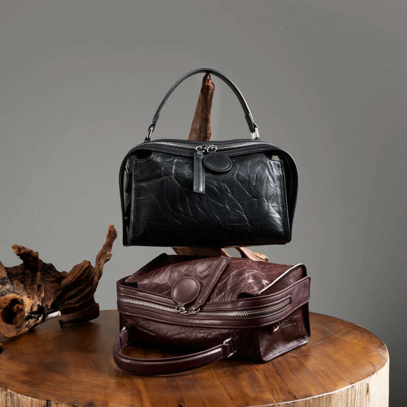 Luxury bag Spring Summer New High End Boston Light First Layer Wrinkled Cowhide Genuine Leather Women s Handbag Hand Grasp Pattern Pillow Bag