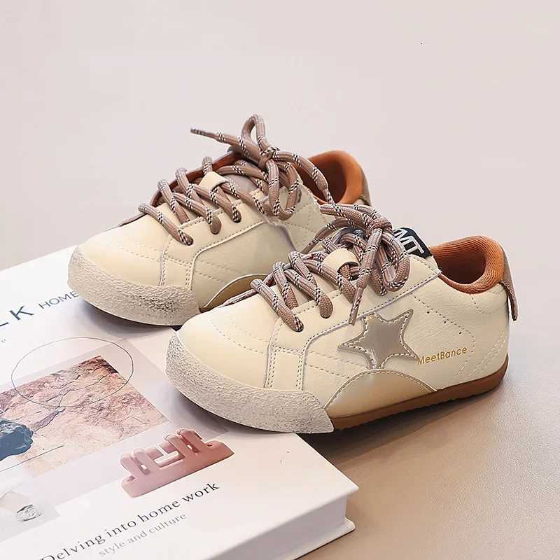 Childrens Spring Autumn Fashion Board Girls Simple Soft Soled Casual Shoes Boys Star Front Lace Up Versatile Kids Sneakers Y251011 XJ260303