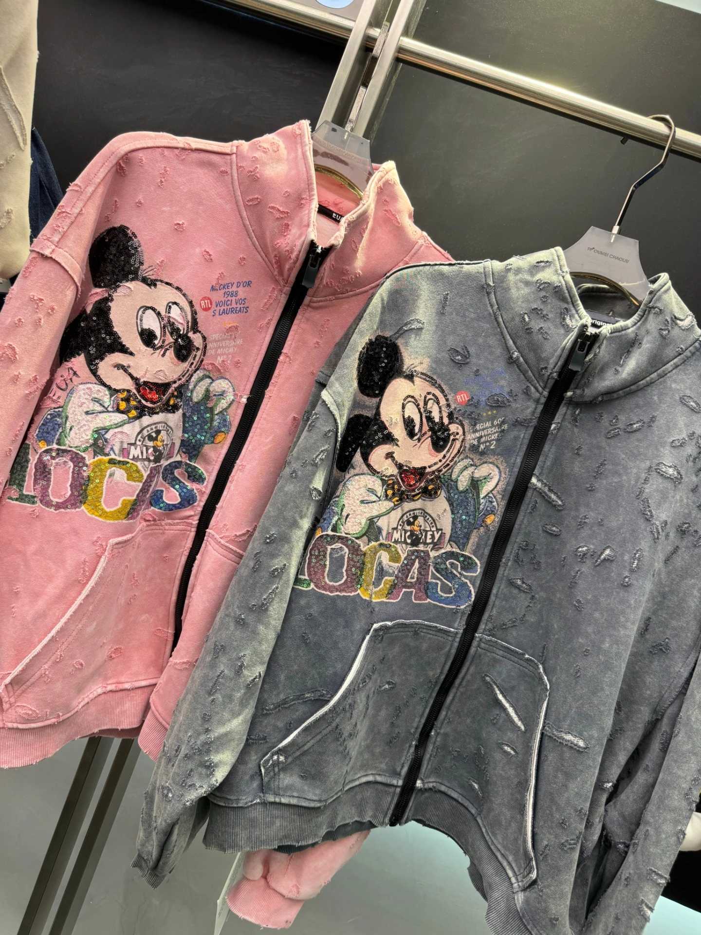European Style Cartoon Zipper Jacket 2025 Autumn New Heavyduty Ripped Sequin Cartoon Sweatshirt Casual Loose Coat Sweatshirt L251010EGUZ