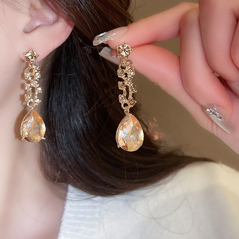 Super Sparkling Diamond Water Drop Necklace and Earrings Set, Niche High-End Clavicle Chain, Fashionable Light Luxury Jewelry - view 6