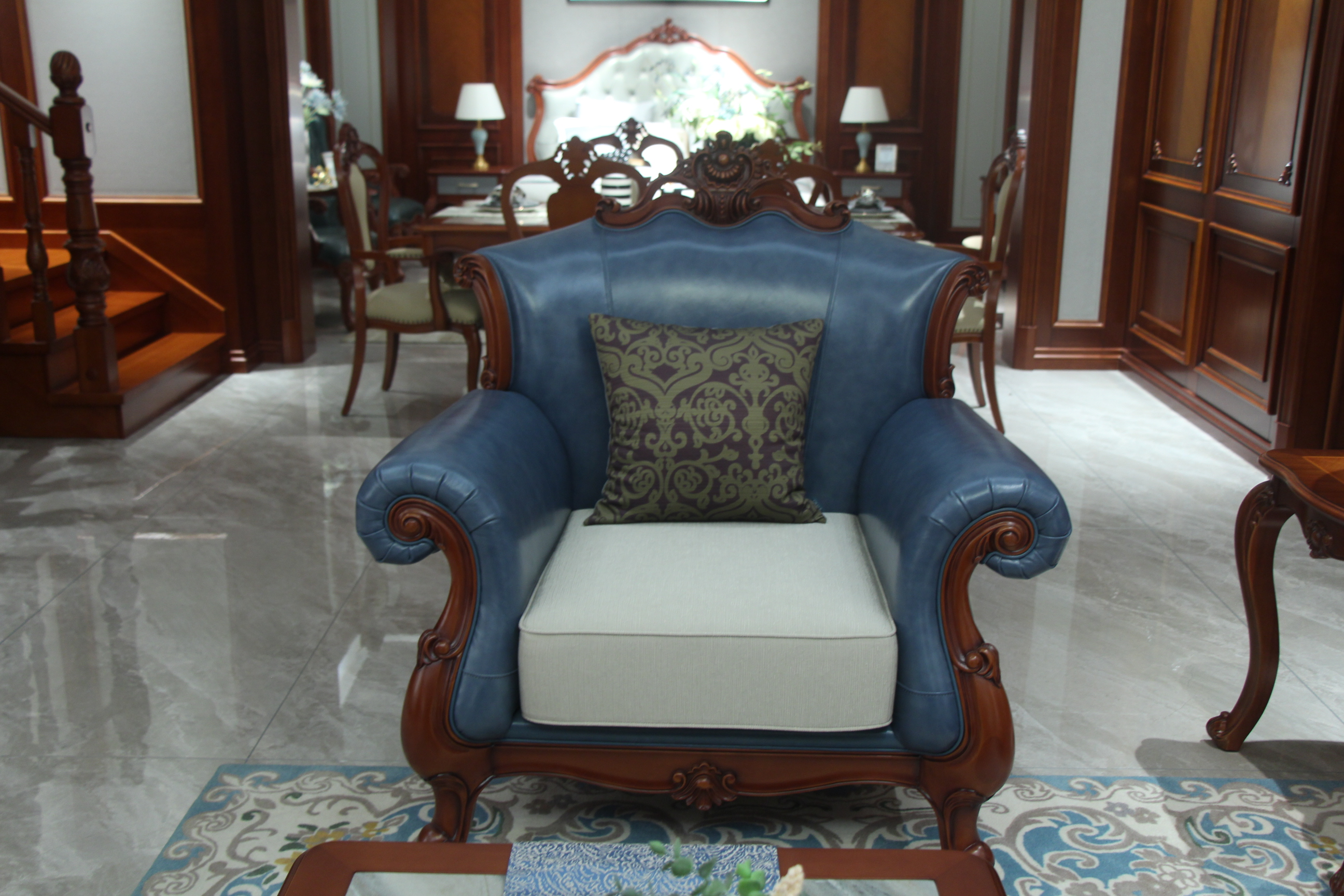 Zhong zhixin Luxurious sapphire blue sofa Solid wood and genuine leather large sofa crafted with care by Danish designers