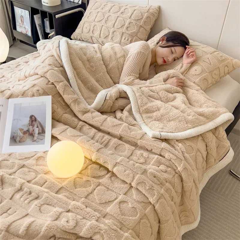 Winter Thick Lamb Fleece Blanket Solid Color Hibiscus Nap Blanket Coral Fleece Heart Shap Sofa Mat A Grade Cotton Bed Sheets C251011