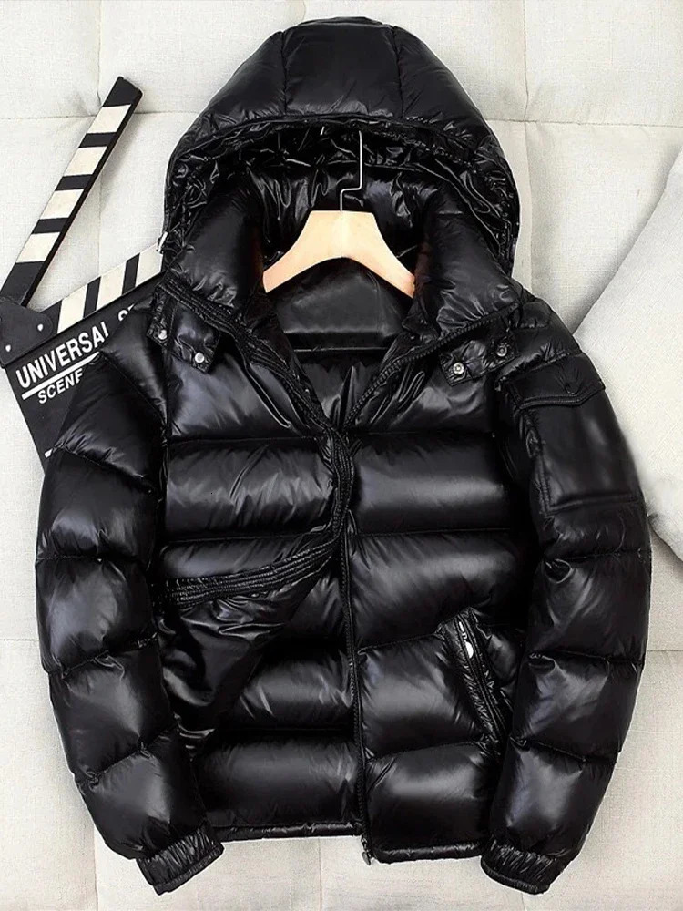 White Duck Down Coats Man Winter Fashion Solid Zipper Outwears Thicken Down Jacket Men Casual Hood Shiny Warm Loose Parkas 251010