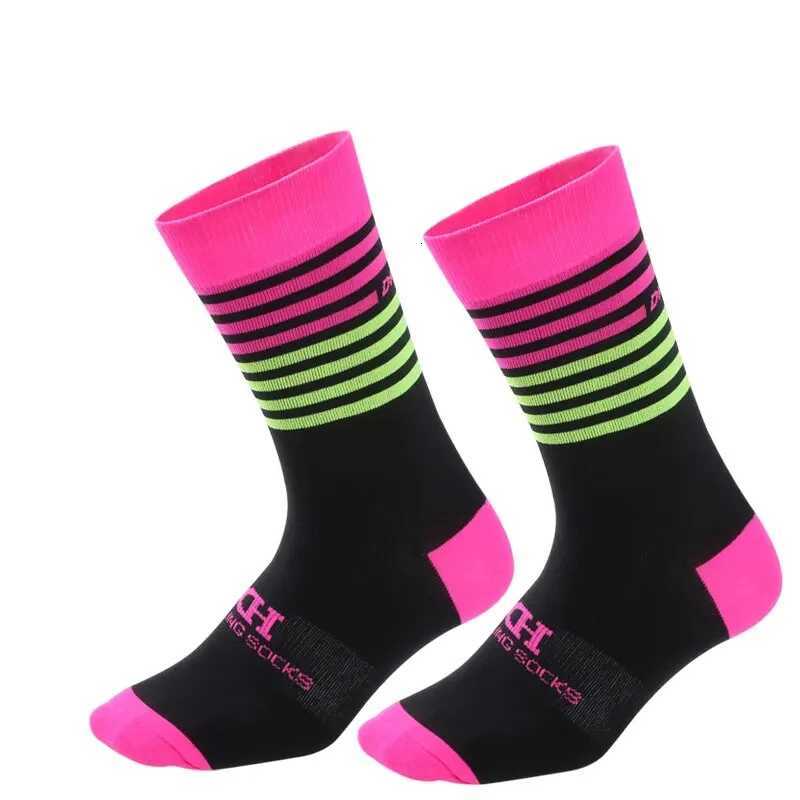 Sports Running Basketball Mountaineering Cycling Socks Breathable Sweat Absorption Fast Dry Fluorescent Color Men And WomenW251011