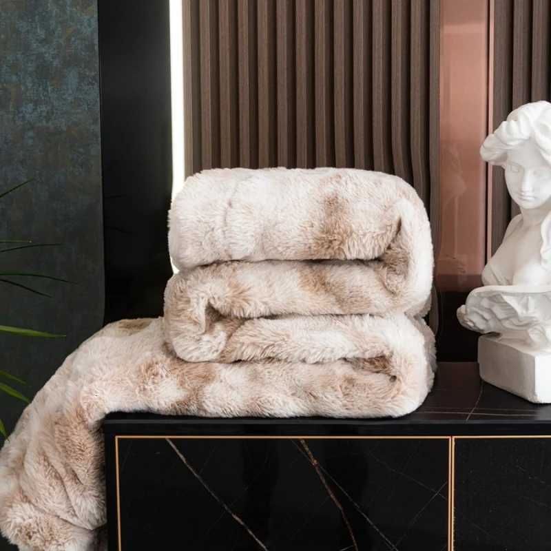 2025 Tuscan Rabbit Fur DoubleLayer Blanket HighEnd Velvet Gradient Warm Luxurious Sofa Blanket for Cozy Comfort C251011