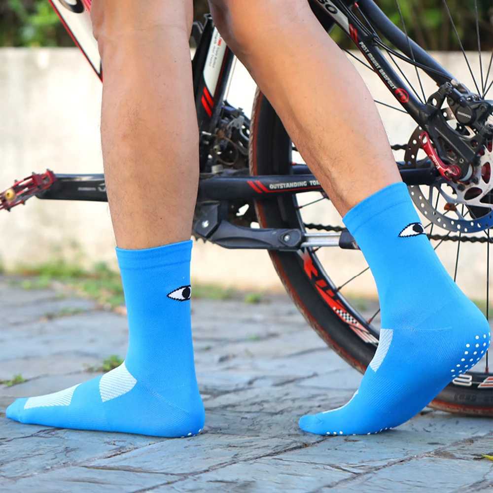 1pair MidCalf Athletic Socks Cycling Socks High Quality Compression Men Bike Outdoor Women Running Professional Sports RunningW251011