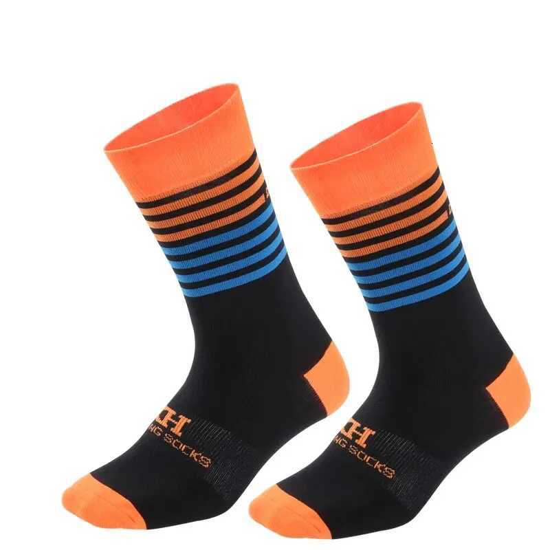 Sports Running Basketball Mountaineering Cycling Socks Breathable Sweat Absorption Fast Dry Fluorescent Color Men And WomenW251011