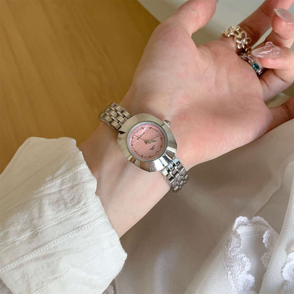 Second-h gold Designer Small Dial Internet Celebrity Whitening Watch for Women Exquisite Commuting Versatile Chain Hot-selling Model