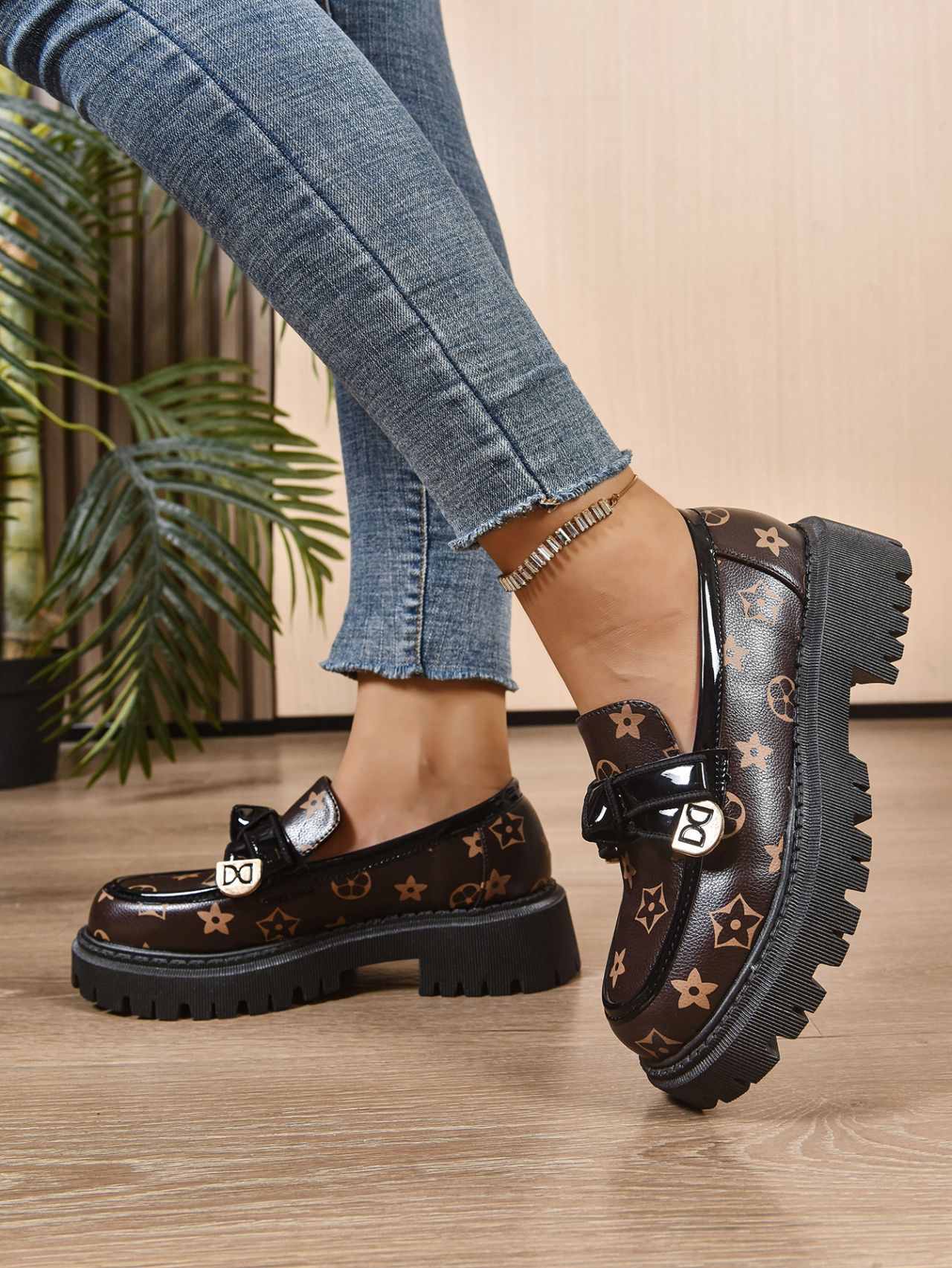 2025 Autumn New Round Toe Retro Chunky Heel Platform Lightweight Comfortable Slip-on Stylish Versatile Loafers