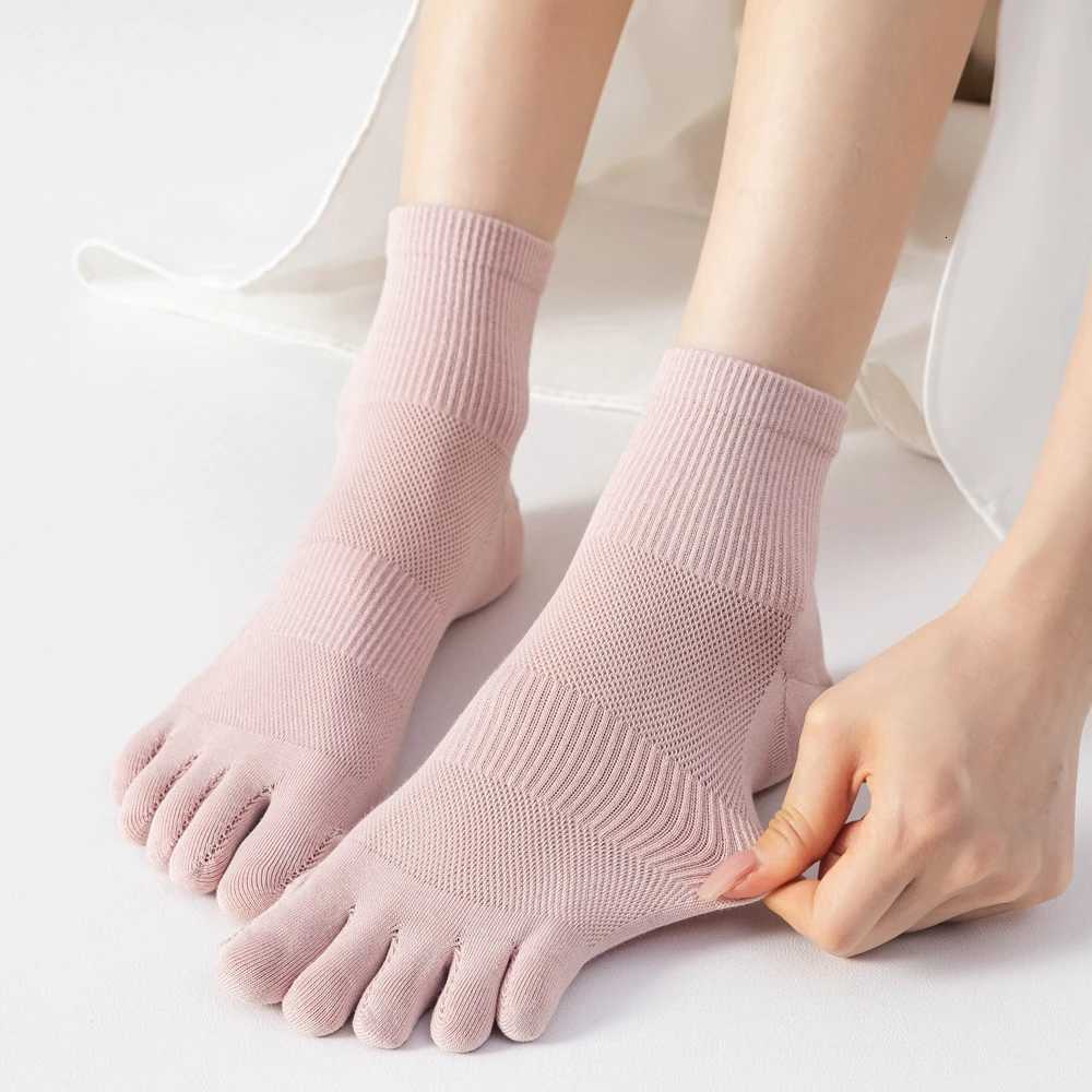 5 Pairs Women Toe Socks Nonslip Summer Mesh Five Finger Socks Mid Tube Cotton Women Sports Socks with Separate FingersW251011