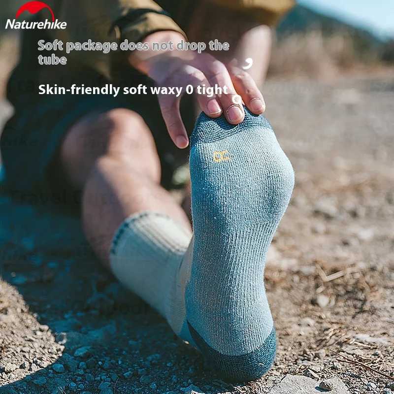 Naturehike Merino Wool Socks Ultralight Warm Thermal Men Womens MidCalf Breathable Outdoor Running Hiking Daily Socks WinterW251011