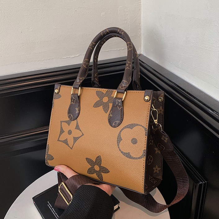 hot Free delivery designer shoulder bag Comfortable casual handbag with personality suitable for daily wear