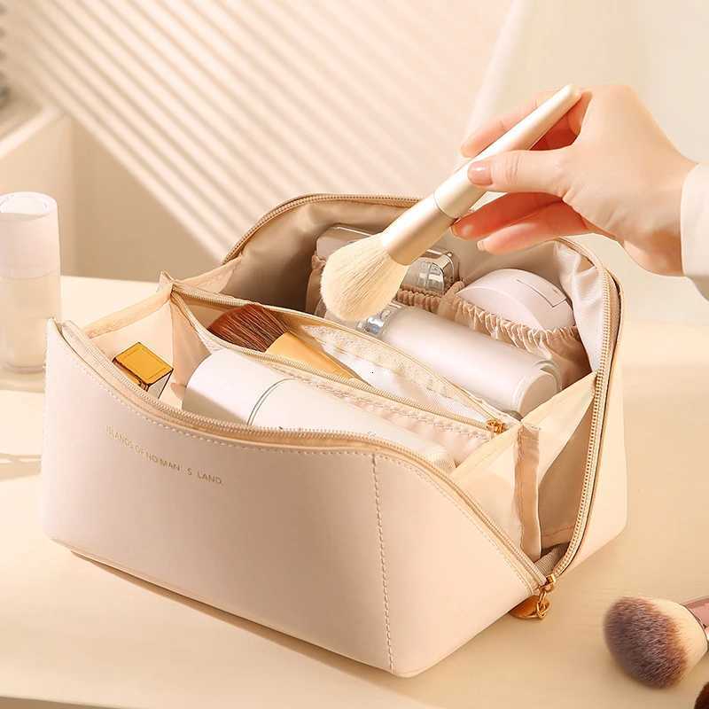 LargeCapacity Travel Cosmetic Bag Portable Organ low Bag PU Leather Makeup Bag Toiletries Storage Bag D251011