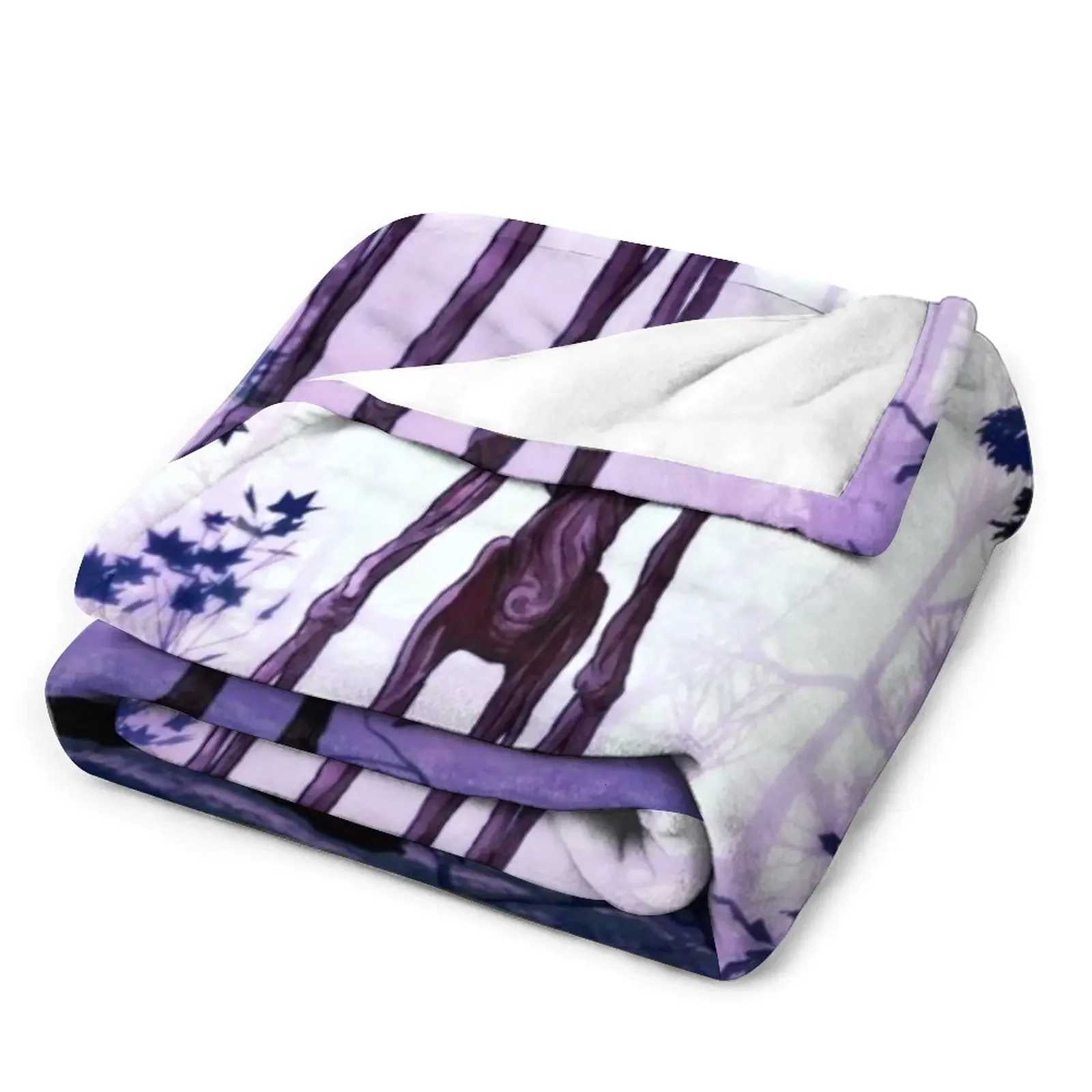 Siren head in purple horror background Throw Blanket fluffy blanket Blanket Sofa Flannel Fabric Thin Blanket C251011