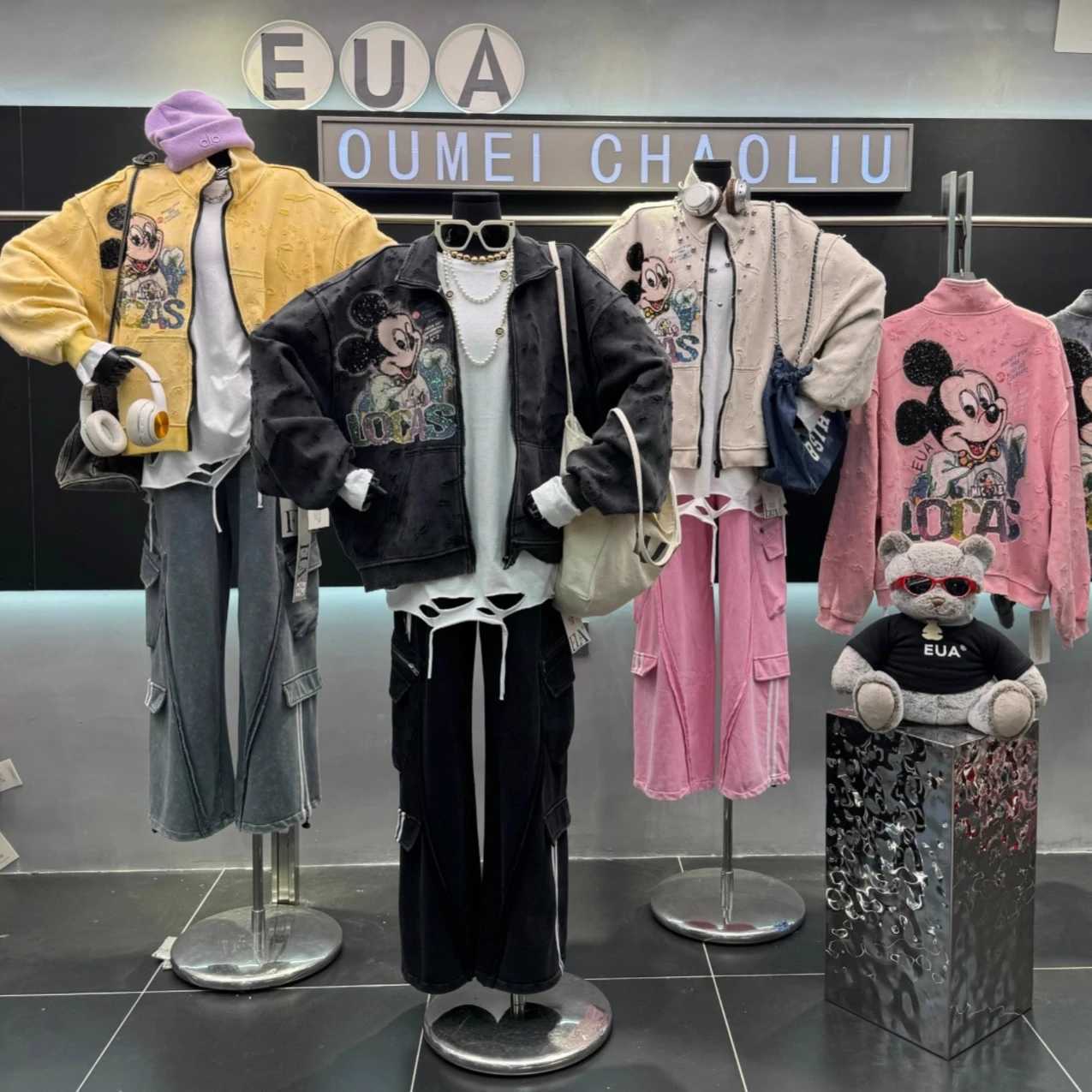 European Style Cartoon Zipper Jacket 2025 Autumn New Heavyduty Ripped Sequin Cartoon Sweatshirt Casual Loose Coat Sweatshirt L251010EGUZ