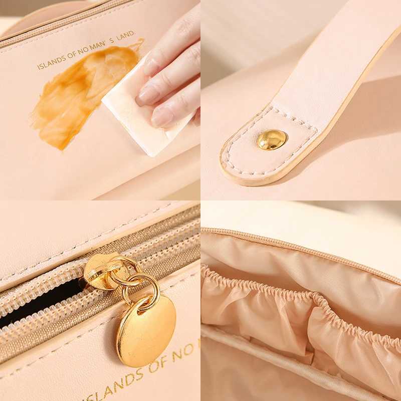 LargeCapacity Travel Cosmetic Bag Portable Organ low Bag PU Leather Makeup Bag Toiletries Storage Bag D251011