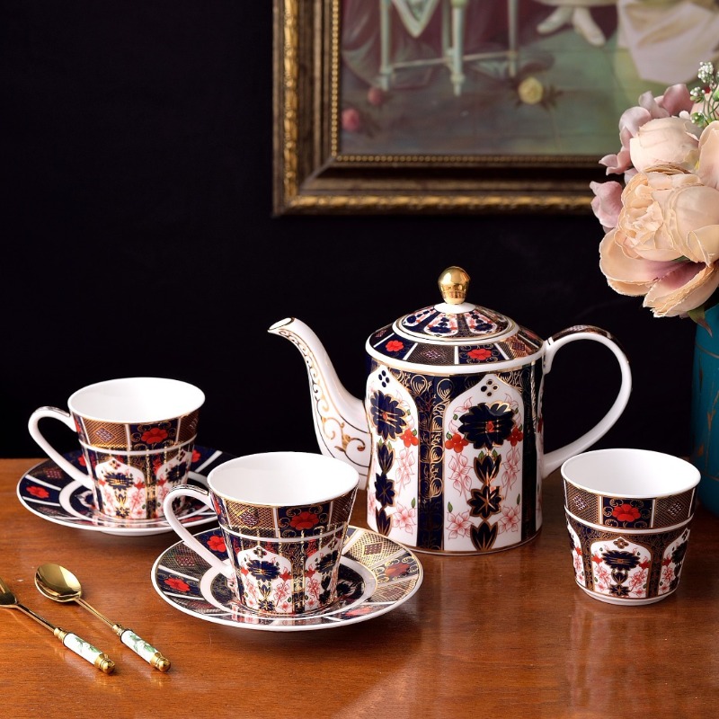 Light Luxurious Vintage-Inspired Ceramic Tea Pot & Cups for Elegant At Home Brews