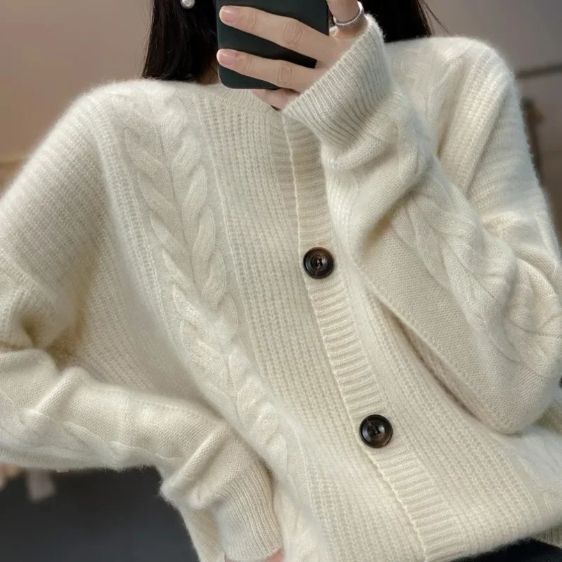 Spring 100 Pure Cashmere Sweater Coat Womens Loose Vintage Short Style Thickened Wool Knitted Cardigan 241021