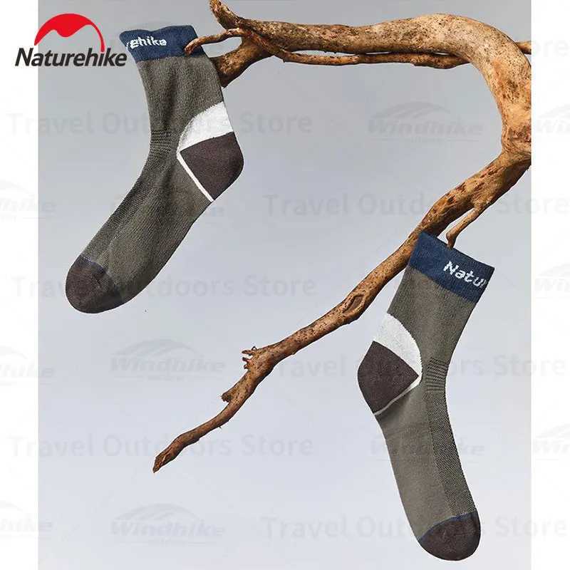 Naturehike Quickdrying Socks Outdoor Hiking Camping Socks Cycling Climb Socks Moisturewicking Sports Breathable COOLMAX SockW251011