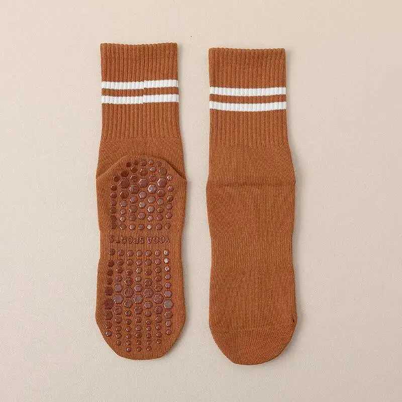 Solid Breathable 2025 Yoga Midcalf Socks New Color Striped Cotton Antislip Sports Socks Pilates Socks Dance Fitness Training SW251011