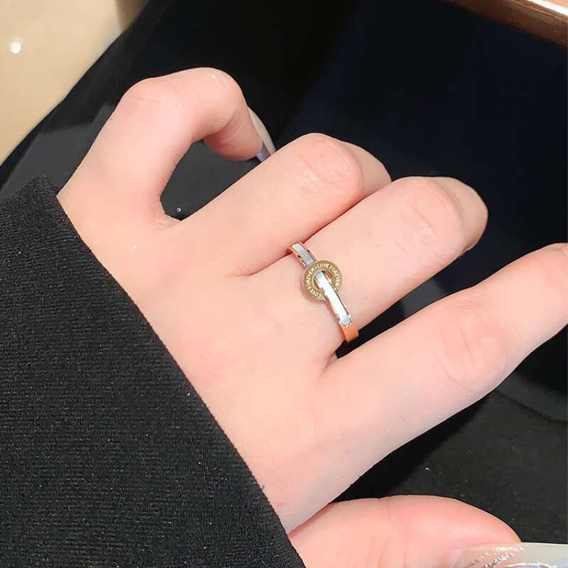 Ring Designer Luxury jewelry for Women White fritillary rings men Titanium Steel plated with gold Simple Fashion Unique Festival vacation gifts