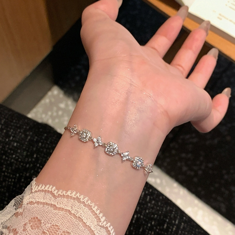 Designer Jewellery High Quality Silver Toned Bracelet with Rhinestone Star Accents Delicate Daily Gift for All Occasions Textured Dainty Accessory