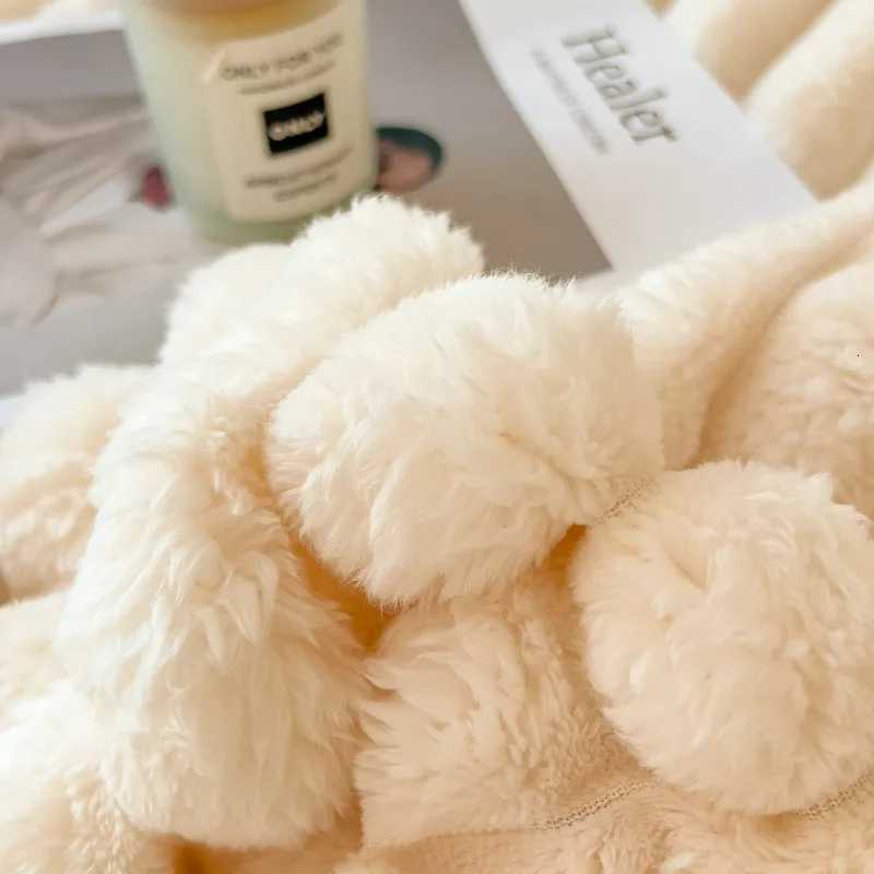 Luxurious Super Soft Faux Rabbit Fur Blanket Warm Cozy Throw for Couch Bed Travel Versatile AllSeason Gift C251011