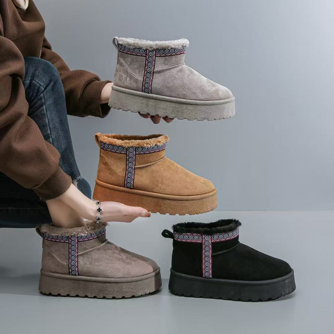 Women's Fashion Snow Boots - Fleece Lined & Thick Cotton Insulation