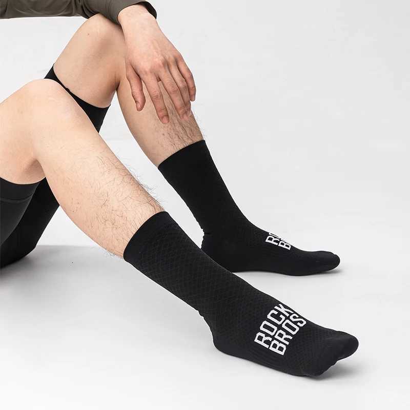 ROCKBROS Cycling Socks Soothing Sport Socks Shock Absorbing Bike Socks Breathable Fabric High Elastic Outdoor Socks A pairW251011