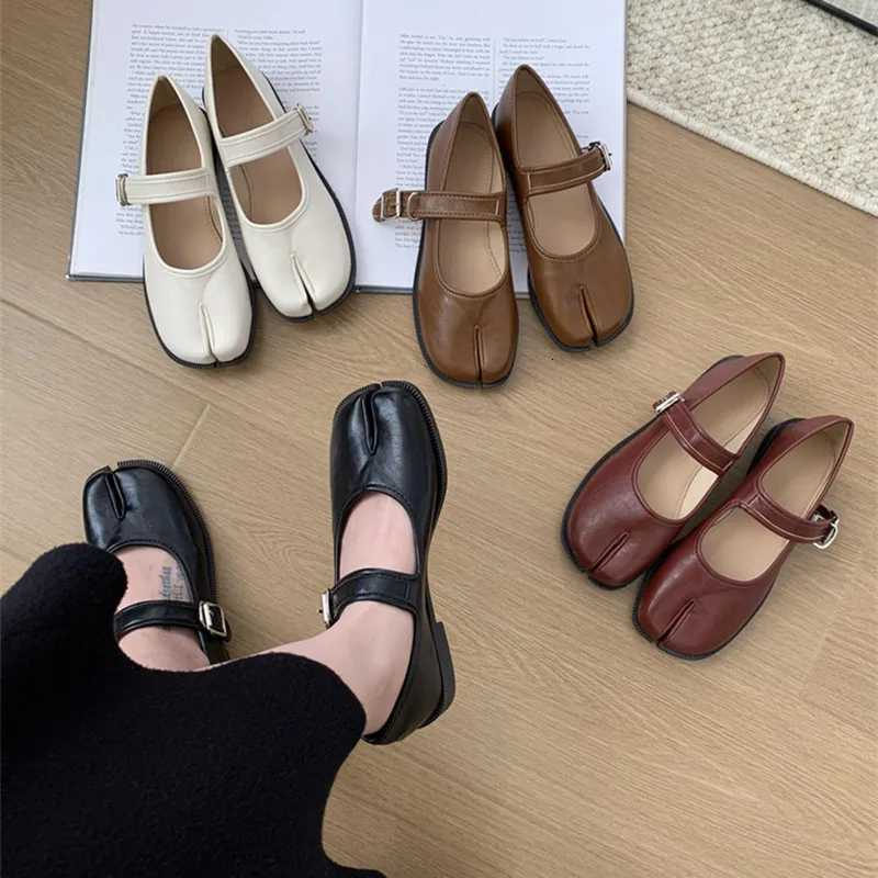 2025 Spring Autumn Vintage Split toe Tabi Women Ballet Flats Fashion Mary Janes Soft Walking Loafers Casual Lazy Chic ShoesXJ251011
