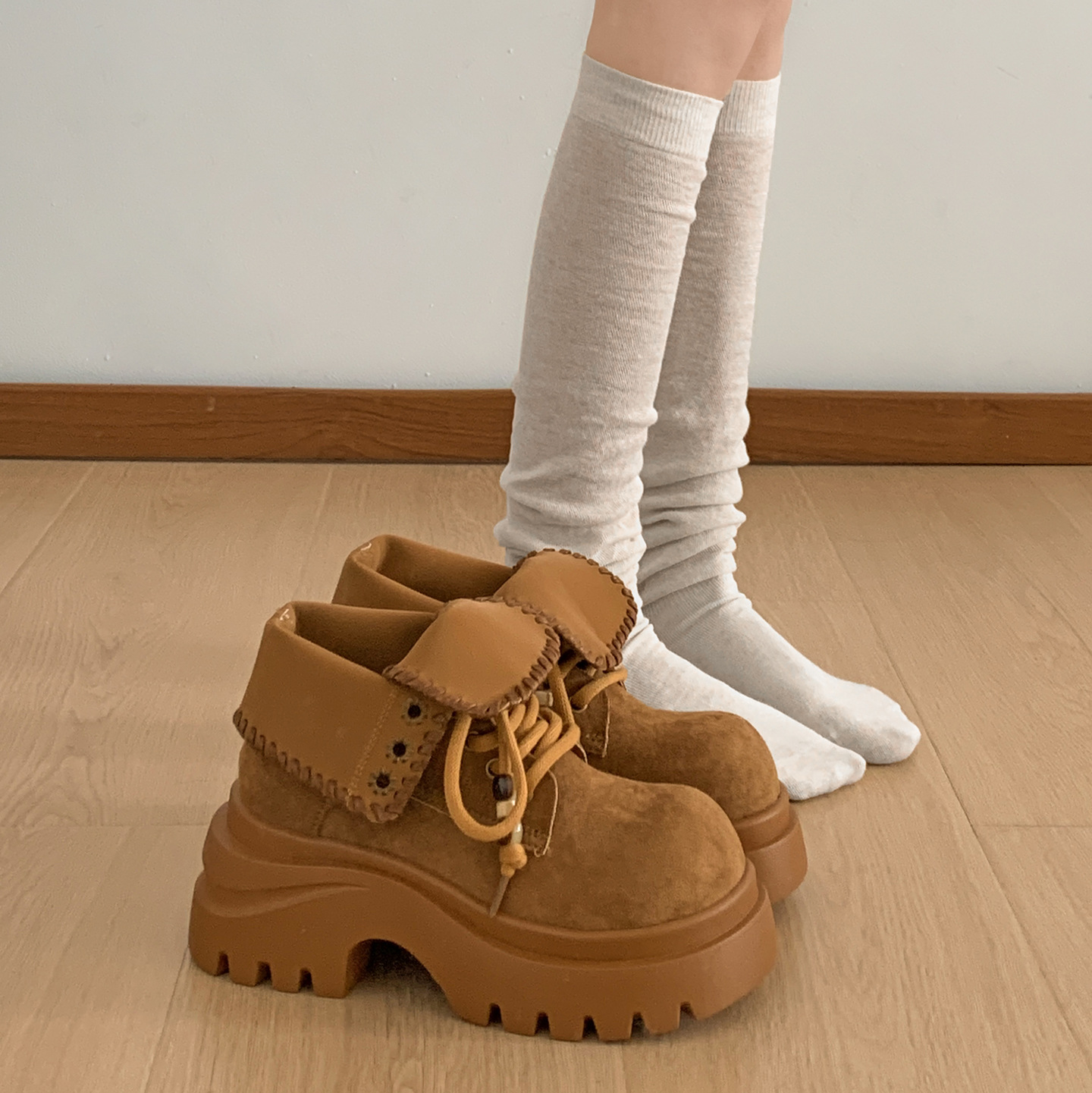 Free Shipping Fashion leisure queen short height Martin boots for women autumn slimming effect thick soled short boots