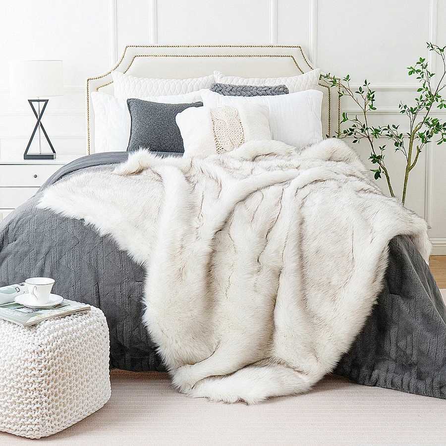 Battilo Faux Fur Blanket Plaid Throw for Sofa Luxury Fox Fur Throw Blanket Winter Warm Fluffy Soft Blankets Bedspread on the Bed C251011