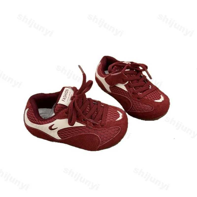 Baby Sports 2025 Autumn Childrens Soft Bott Anti Slip Retro Sneakers Toddler Breathable Cfortable Kids Casual Shoes Y251011 XJ260303