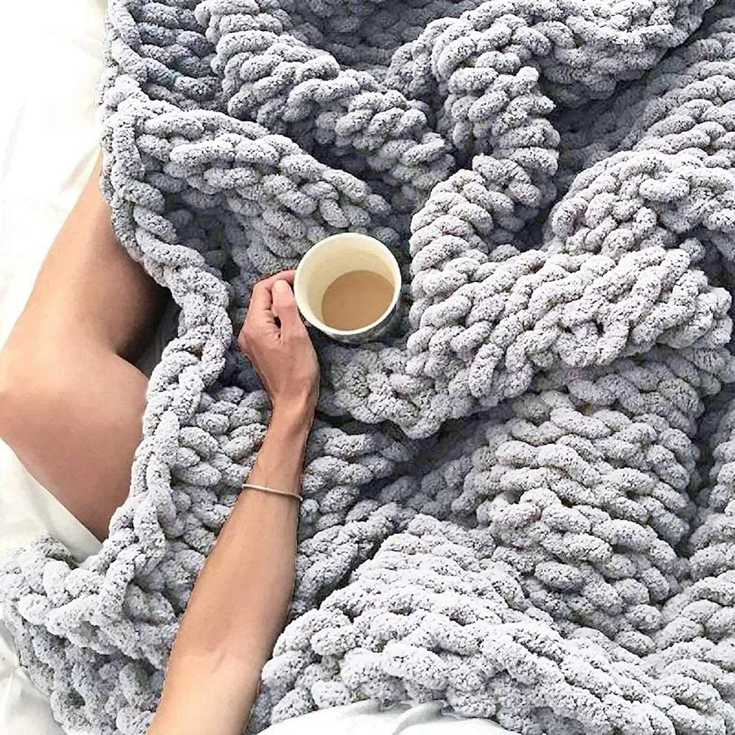 Christmas Soft Chenille Chunky Knit Blanket Knitted Throw Blanket 50x60 Handmade Cable Warm Thick Giant Blanket for Couch C251011