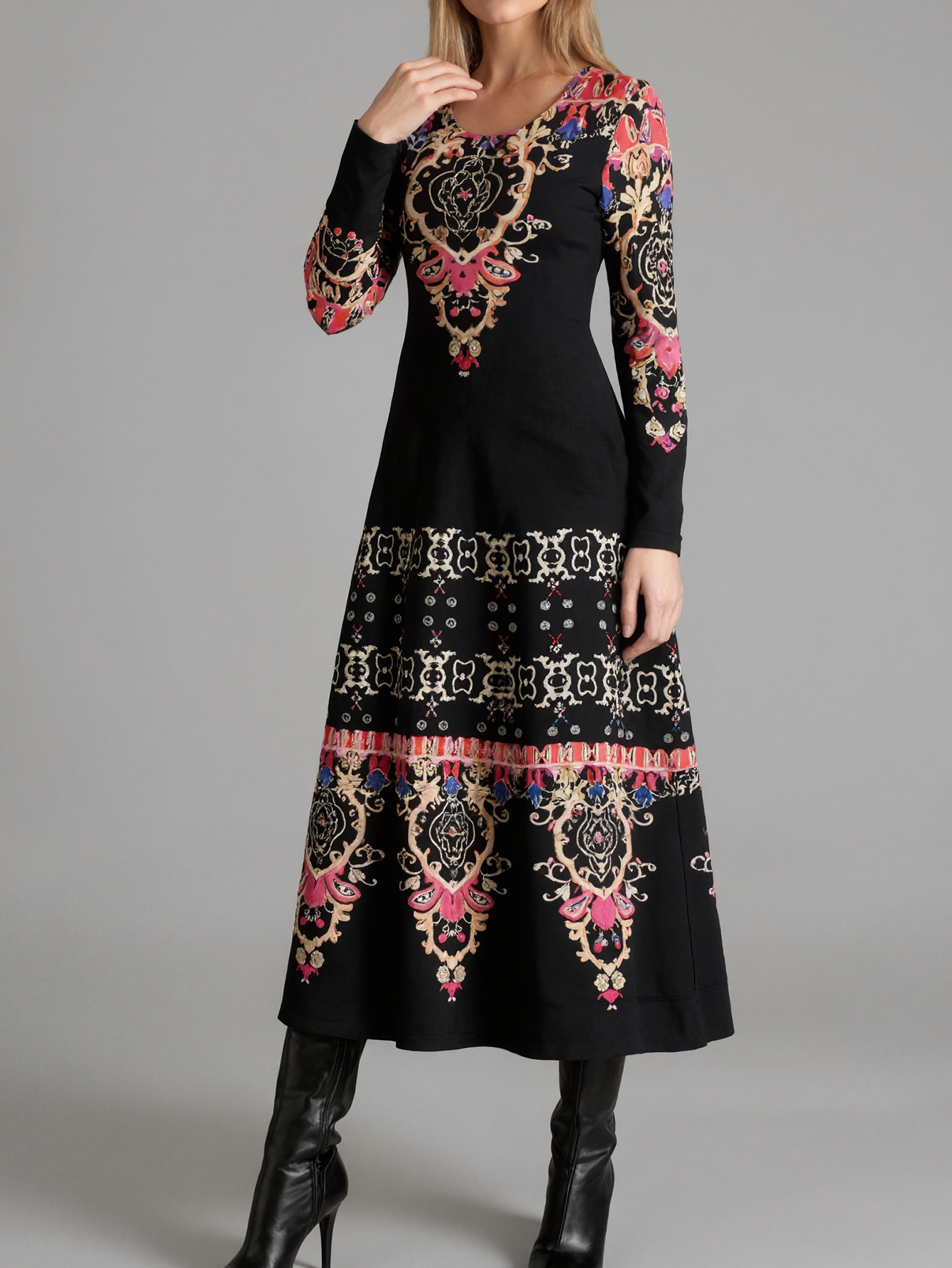 Women's Autumn Winter New Floral Printed Maxi Dress - Casual Versatile Vacation Round - Neck Long - Sleeve Black Dress-CF56282