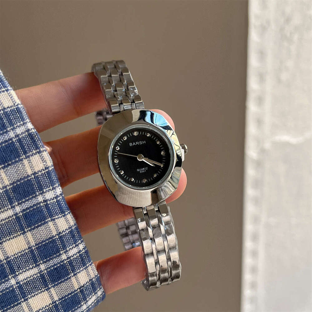 Second-h gold Designer Small Dial Internet Celebrity Whitening Watch for Women Exquisite Commuting Versatile Chain Hot-selling Model