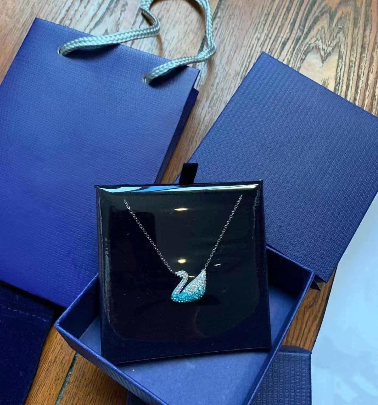 Pendant Necklaces designer necklaces dynamic swan necklaces for women necklace luxury pendant necklaces sweater necklaces fashionable collarbone necklaces