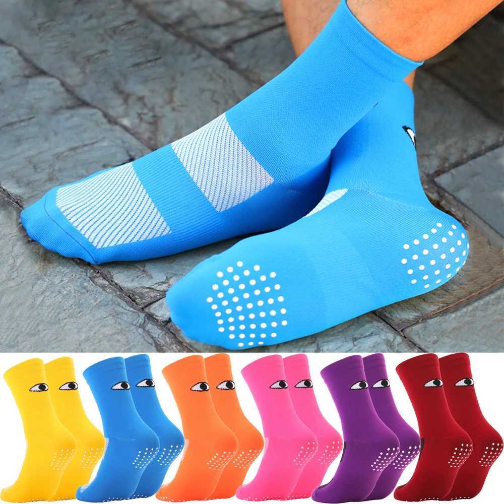 1pair MidCalf Athletic Socks Cycling Socks High Quality Compression Men Bike Outdoor Women Running Professional Sports RunningW251011