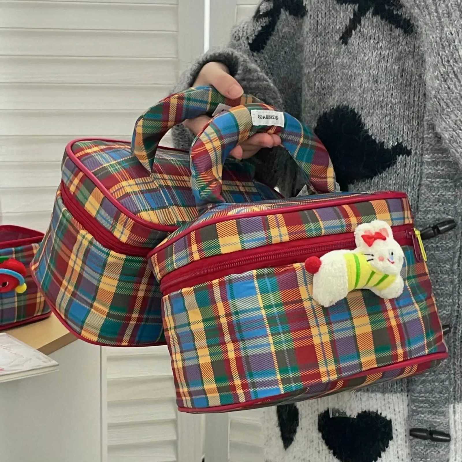 Cute Plaid Large Capacity Portable Travel Makeup Bag Wens Handheld Oxford Cloth Storage Pouch for And Lipsticks D251011