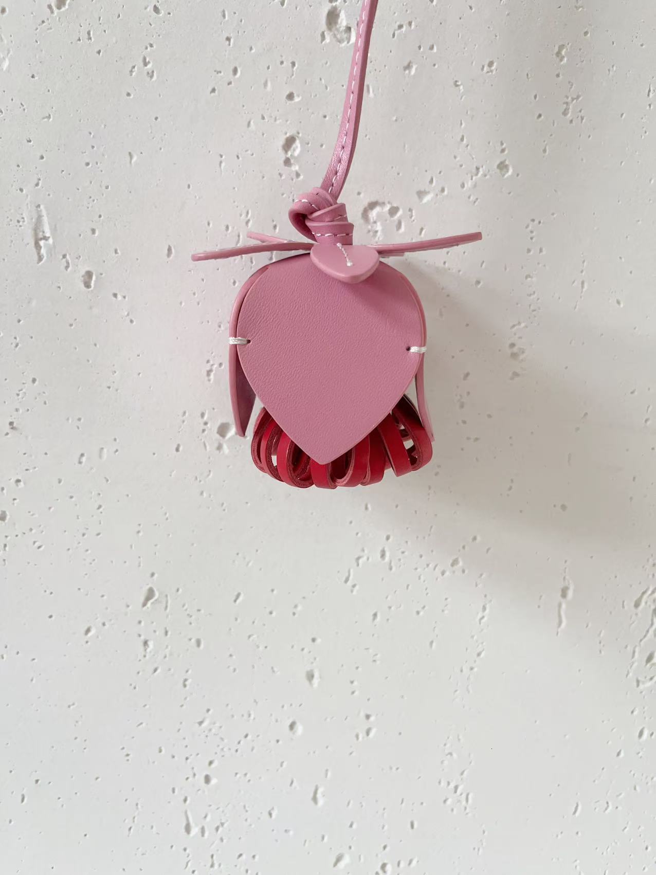 keychain designer miu style genuine leather handmade bud flower bag alternative car pendant keychain keychain wallet designer